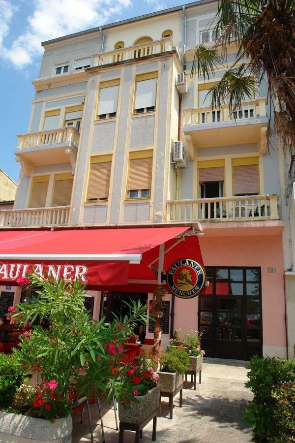 Apartment Dora